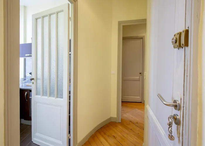 Appartement Centre Historique, Climatisé Avec Terrasse *